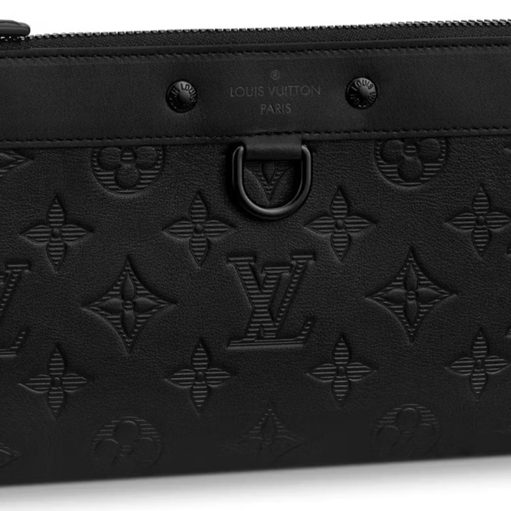 Pre-Owned Louis Vuitton Discovery Pochette